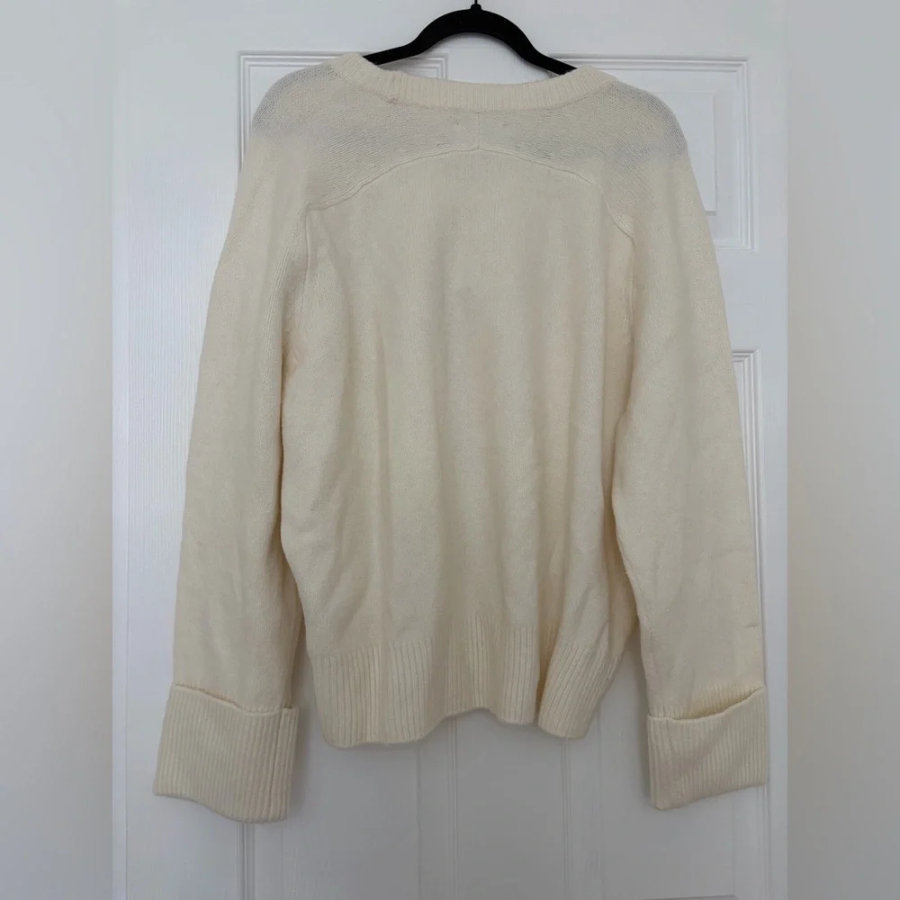 ABERCROMBIE & FITCH - sweater - NEW WITH TAGS - Picture 2 of 2